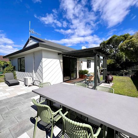 One Street Back From The Beach Papamoa Exterior foto